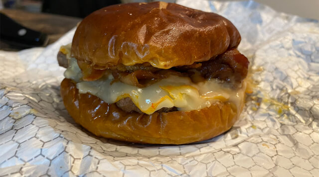 wendys pretzel bacon pub cheeseburger